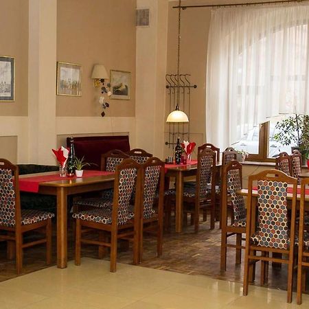 Hotel Karkonosze Kamienna Gora Exterior foto
