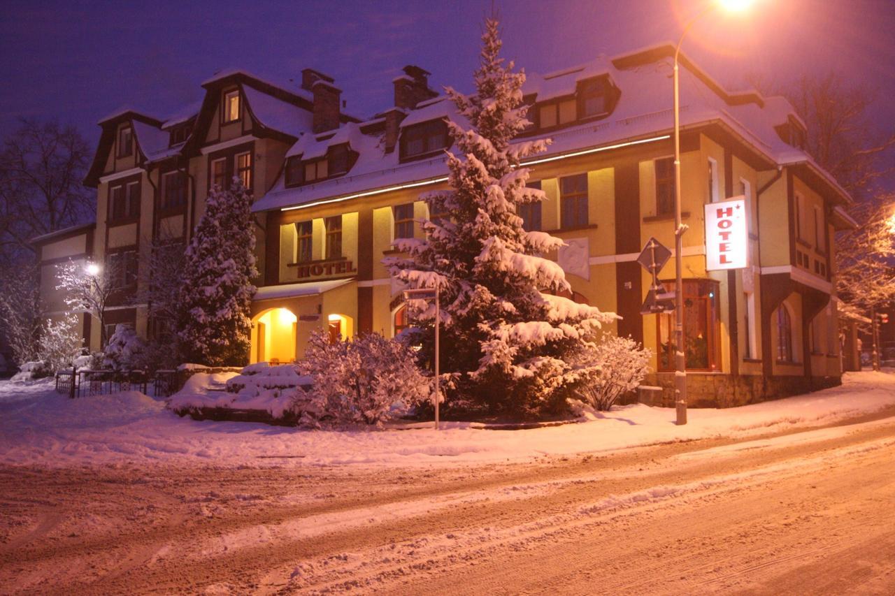 Hotel Karkonosze Kamienna Gora Exterior foto