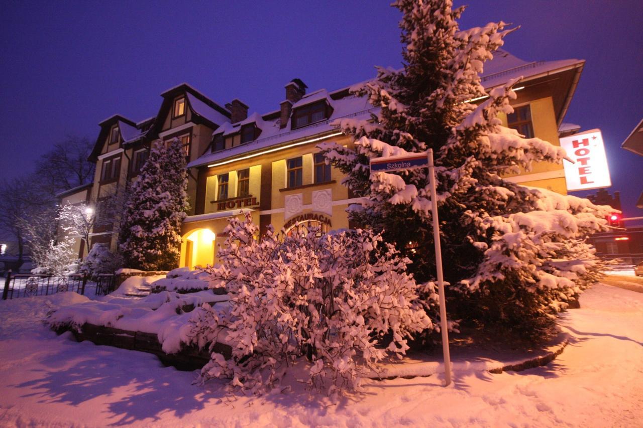 Hotel Karkonosze Kamienna Gora Exterior foto