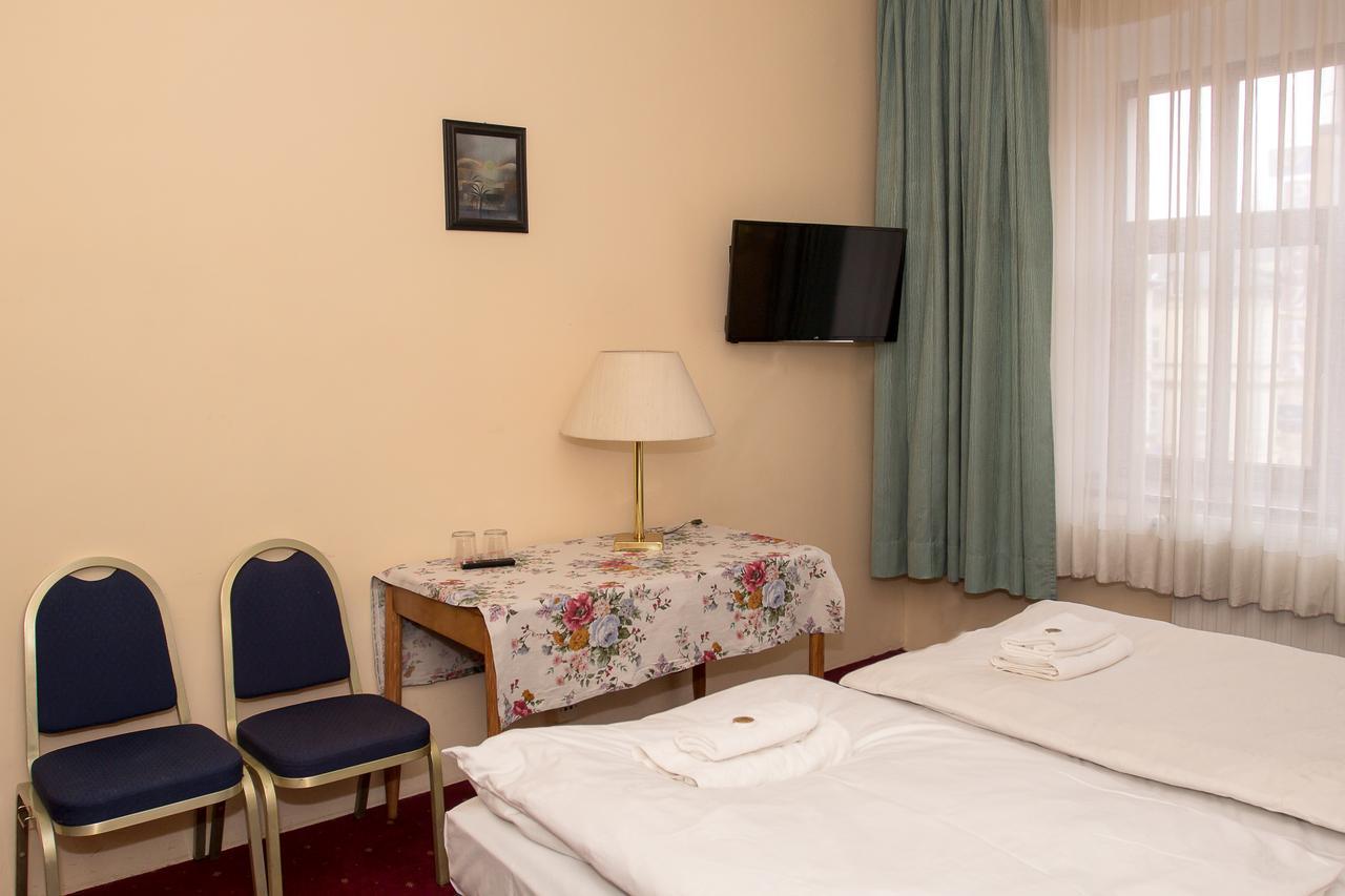 Hotel Karkonosze Kamienna Gora Exterior foto