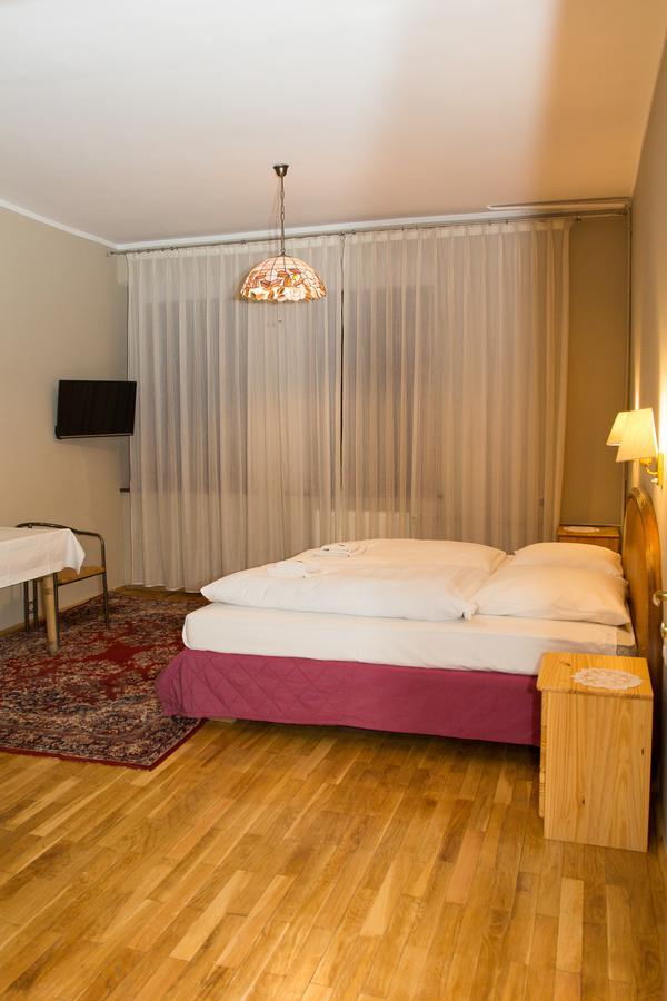 Hotel Karkonosze Kamienna Gora Exterior foto