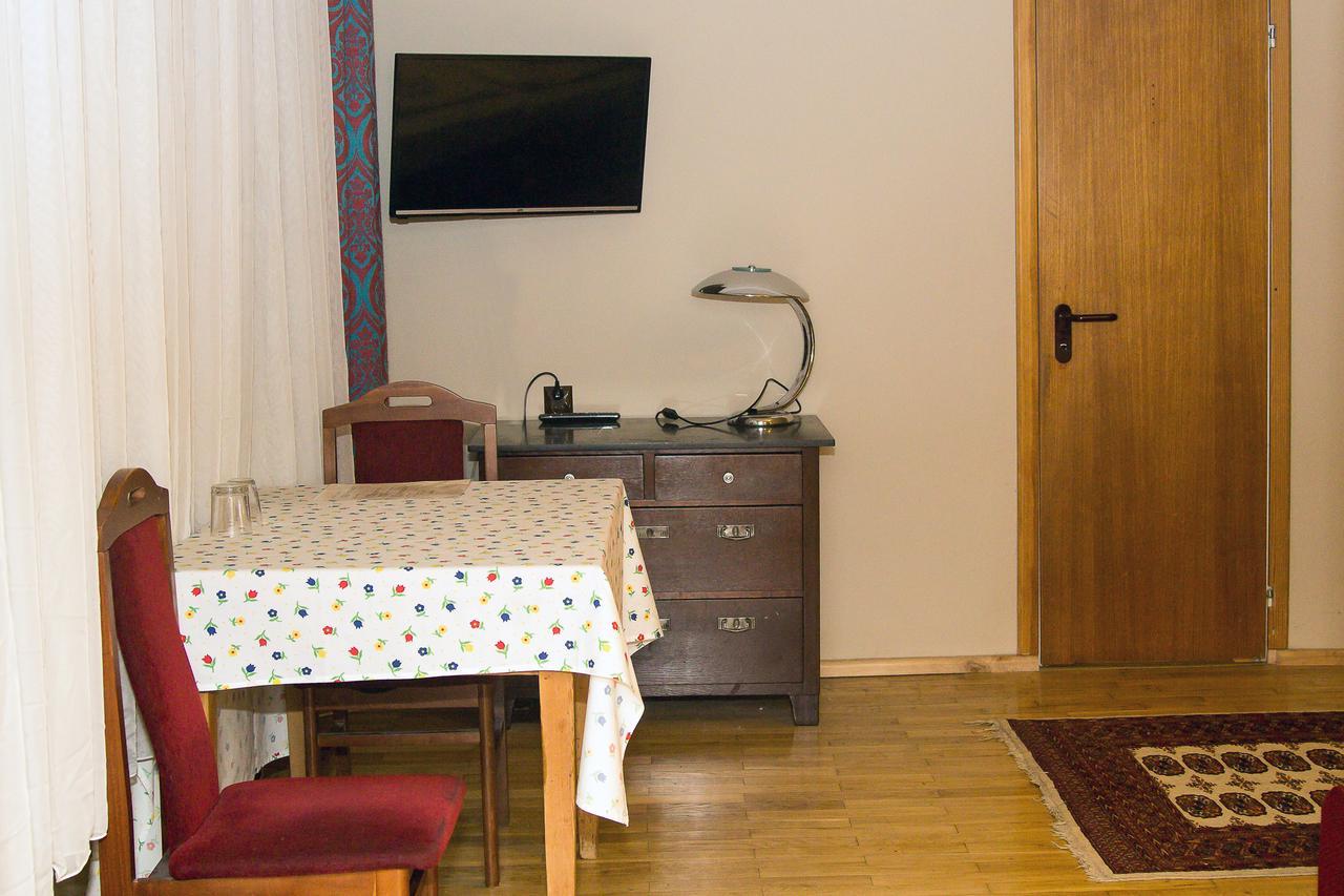 Hotel Karkonosze Kamienna Gora Exterior foto