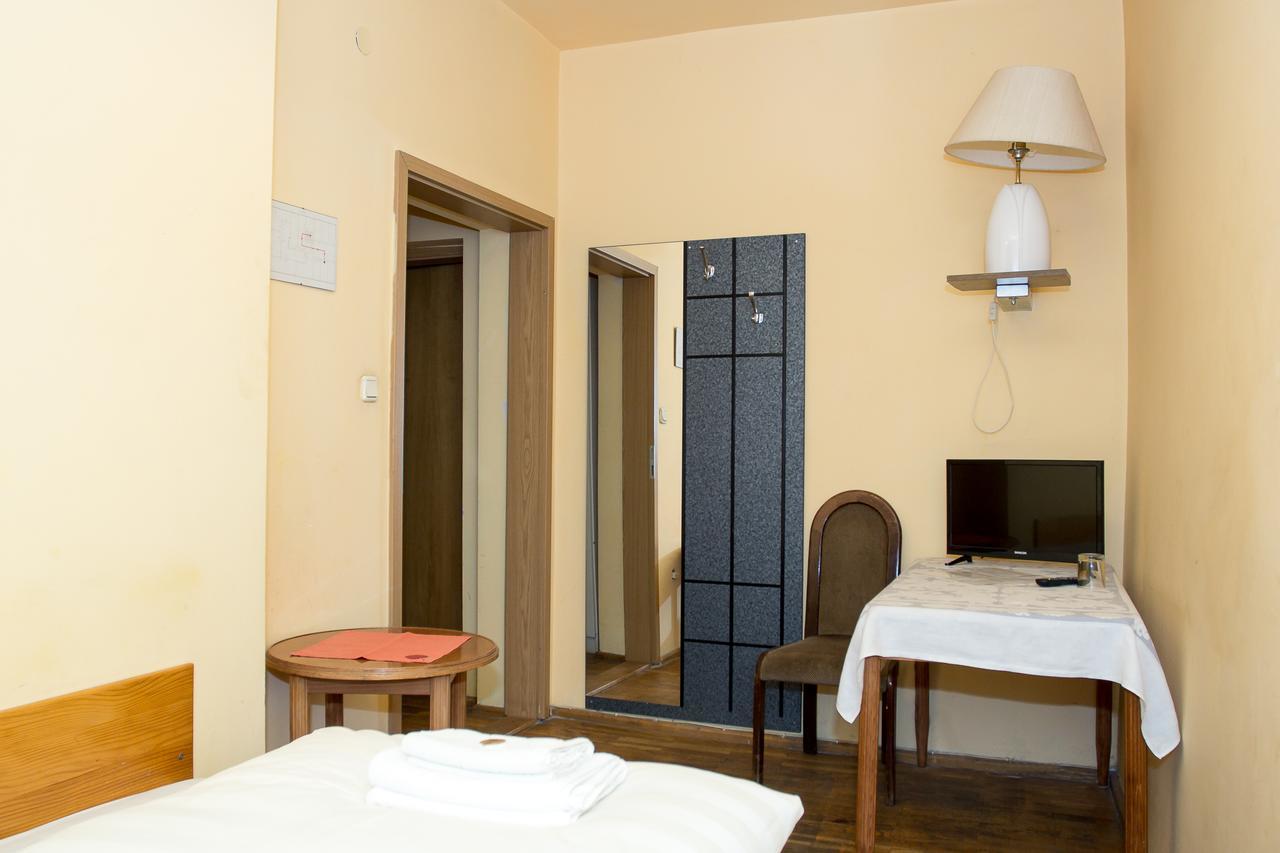 Hotel Karkonosze Kamienna Gora Exterior foto
