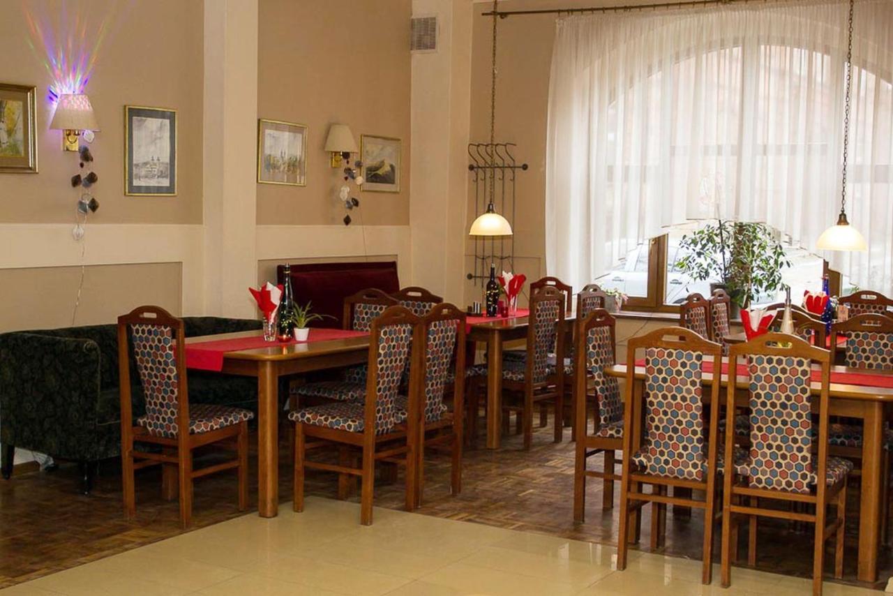 Hotel Karkonosze Kamienna Gora Exterior foto